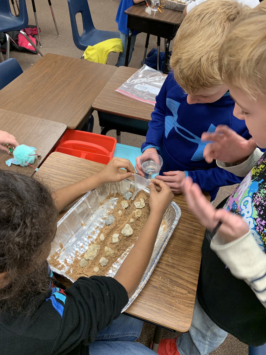 MrsManshack's tweet image. Today we created our own models  of weathering &amp;amp; erosion! #CISDScienceRocks #We❤️Science