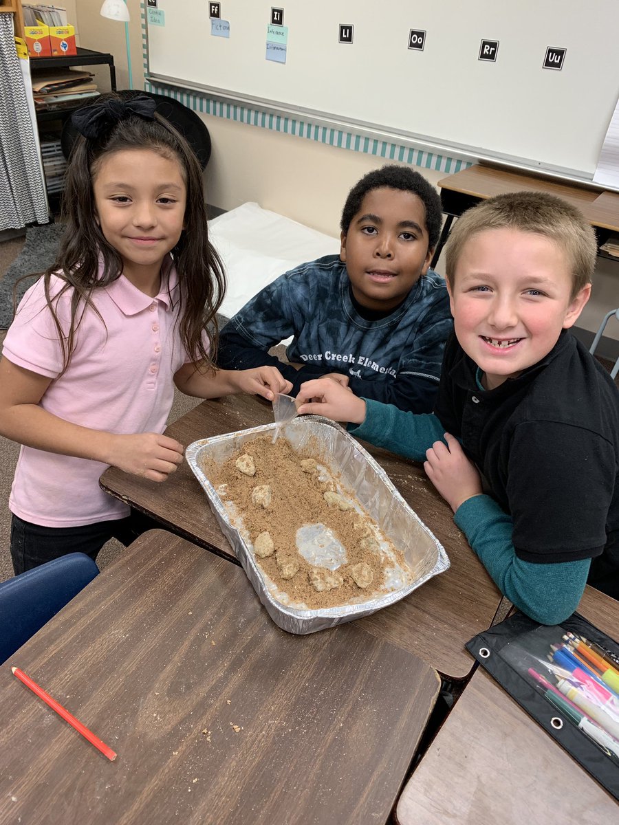 MrsManshack's tweet image. Today we created our own models  of weathering &amp;amp; erosion! #CISDScienceRocks #We❤️Science