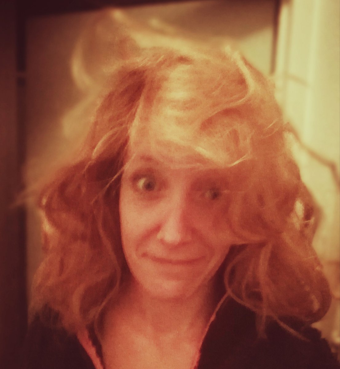 Kleefsstra's tweet photo. Ehm... Post-messy bun #supermessy #coupekaboem https://t.co/A04YfGliqk