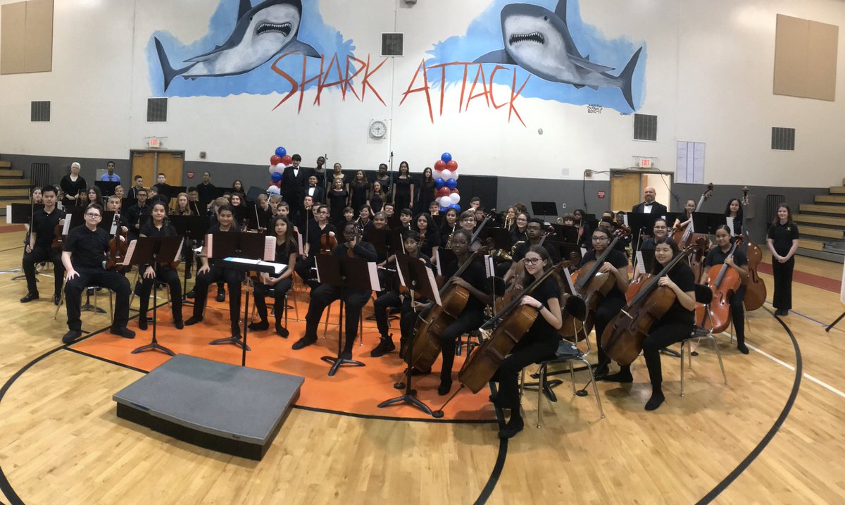 Honoring our Veteran’s today at Sgt. Smith Middle School. It’s one of my favorite programs of the year. @HCPS_SEL <a href="/Love2Teach4Life/">Jeanne T-Byrd</a> <a href="/HCPSArea2/">HCPS Area 2</a> <a href="/hcpssmithms/">Sgt. Smith MS</a>