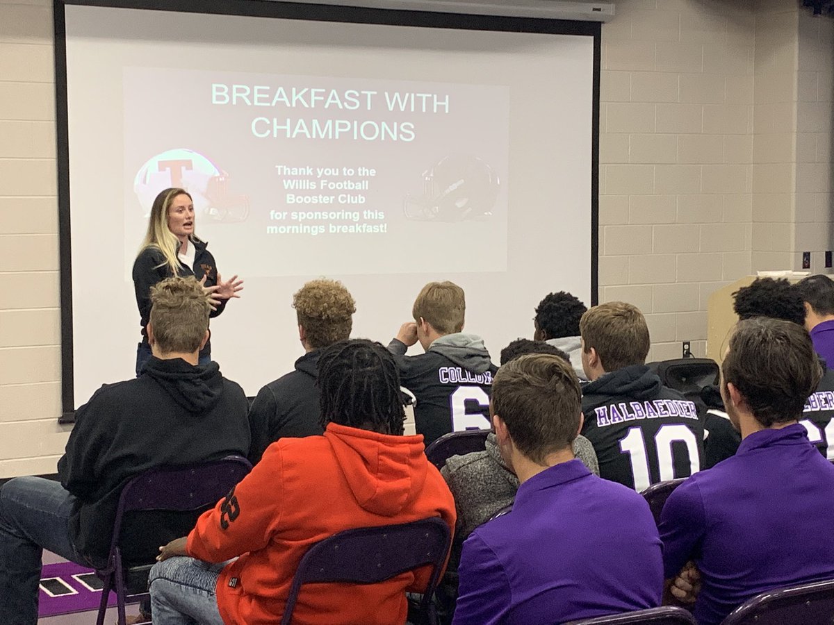 WillisWildkats1's tweet image. It was a packed house for Breakfast With Champions this morning. Congrats to our Staff Member of the Week, Brittany Knicky. Thanks for all you do for our school! #RelentlessCommitment 🏈🏈🏈