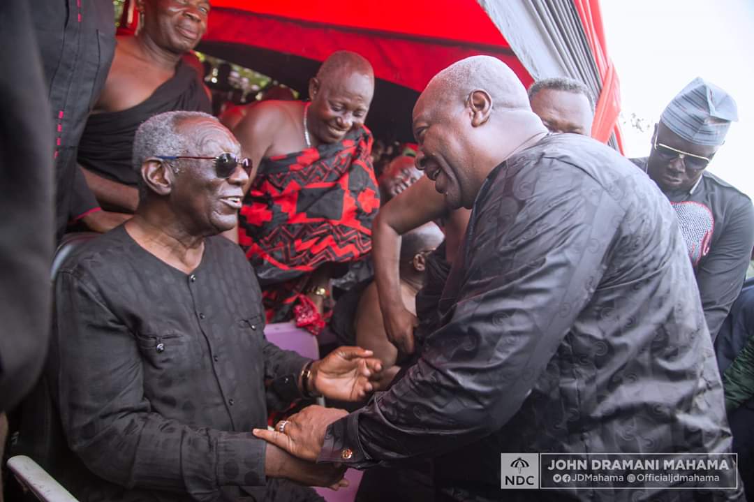 PrinceHenry_PHK's tweet photo. #TrueStatemen #CaptionThePicture
@JDMahama and @johnagyekum66 https://t.co/fZEGtz6lD4