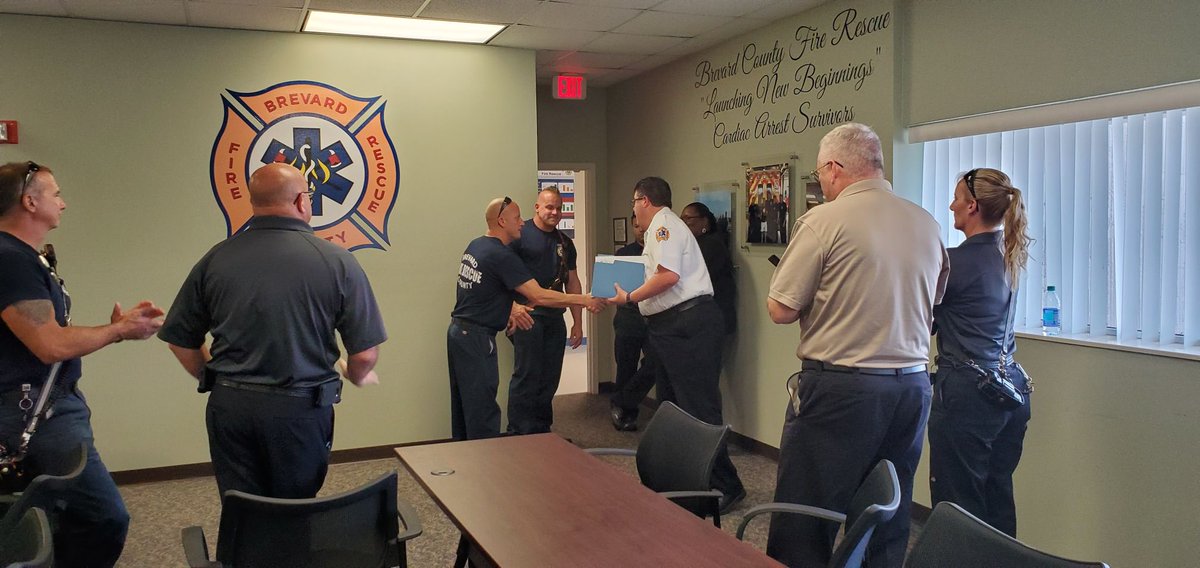 EMSOfficer's tweet photo. Proudly celebrating a successful cardiac arrest resuscitation outcome with the EMS crew. The patient made a full recovery with a CPC 1 outcome. Job well done! #BestPartOfTheDay #HPCPR #600Seconds #EMS #MeasureImprove #LeanSixSigma #CrushingCardiacAresst #PulsePoint https://t.co/HlFA4wDQ05
