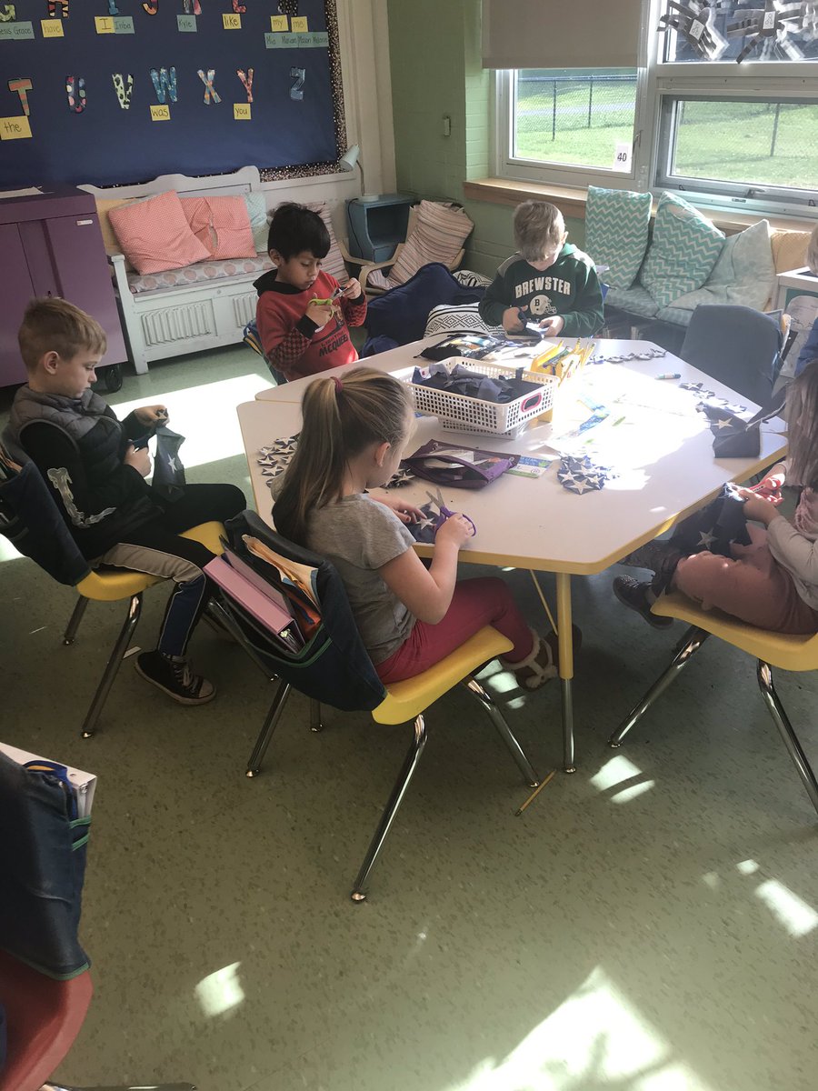 jfk_DiDio's tweet photo. Cutting and bagging stars from retired flags for our Veteran’s Day assembly next week! Thanks to my mom for coming in to introduce it to my class! #starsforourtroops https://t.co/6gdmBfyt1I