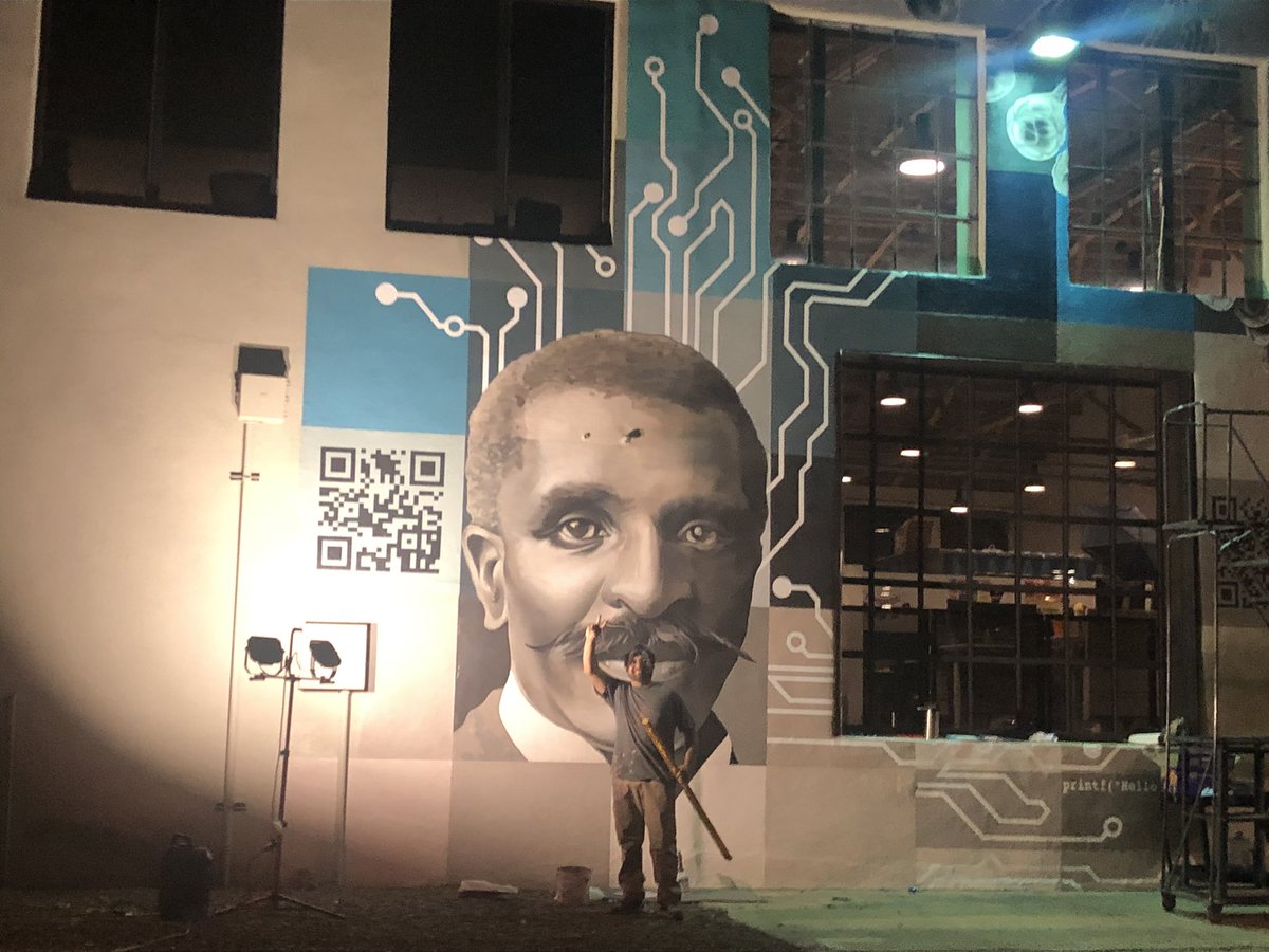 codeFiendio's tweet image. The amazing painting that Miguel is painting at our work.