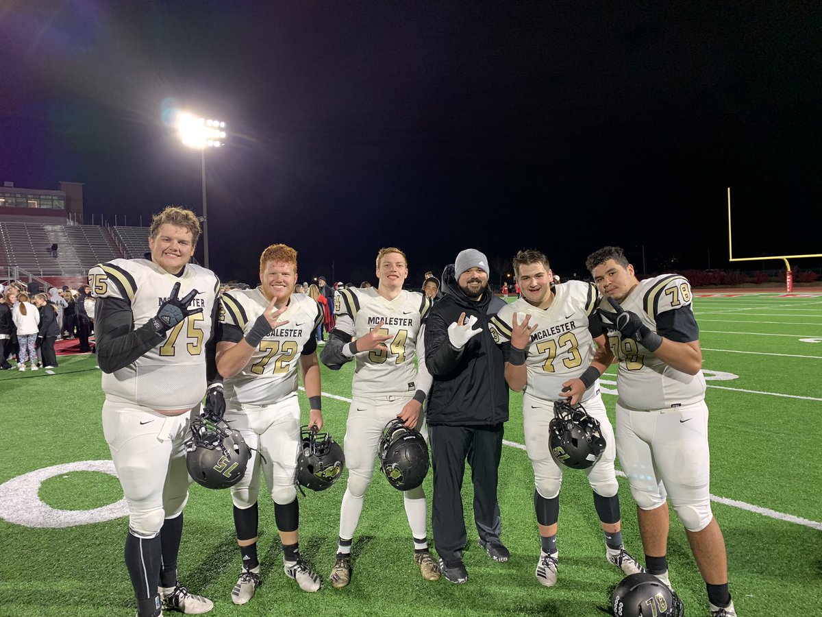 coachnewz55's tweet photo. Big win tonight 35-19 over Bishop Kelley. 200 yards rushing and 188 yards passing. Playoffs next week. See you at the hook. #EAT #olineMAN https://t.co/o1JTn8iMVC