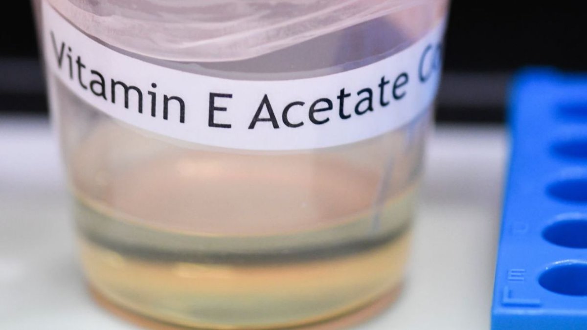 heshnarayanan's tweet photo. We Now Have Direct Evidence That #VitaminE Is Behind #VapingIllness Outbreak https://t.co/oggE7NVLiV @gizmodo https://t.co/wmCDyekHlE