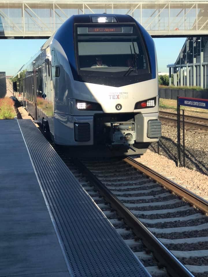 SAL_FW's tweet photo. Love Mobility Options from @TrinityMetro for commute home. Took #TEXRail from @DTFortWorth to @MercantileFW station. Then used FREE ZIPZONE service powered by @ridewithvia to get home. Fast, easy, & convenient. #ZipInZipOut #RideTrinityMetro @TarrantTransit @CityofFortWorth https://t.co/kouJ4be3DU