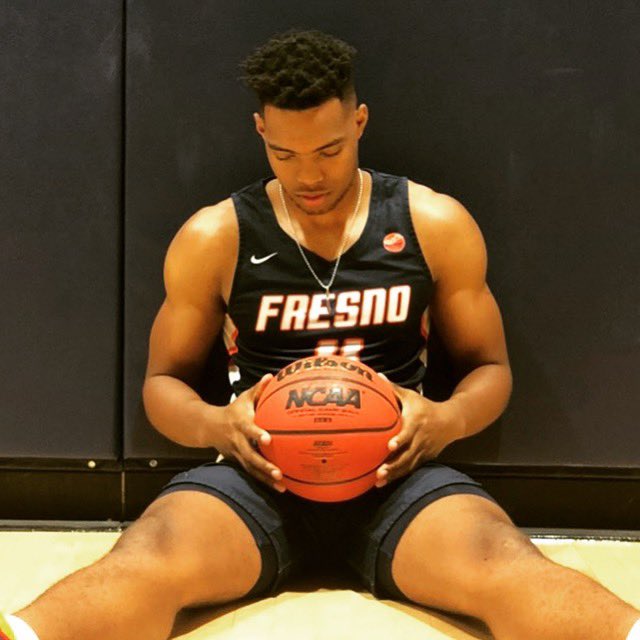 LvPunishers's tweet photo. 🚨 Alumni Alert 🚨
Aamondae Coleman drops 18 points and 7 rebounds in the season opener for the @FPU_MBB Sunbirds!
#DaBloodLine
#DaPunishReport #DaPunishersProcess 🤫 https://t.co/urSWMH8jOa
