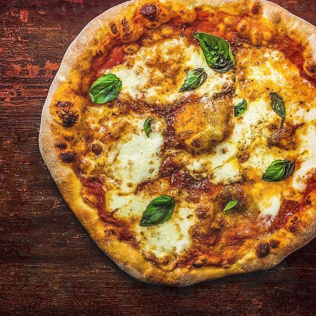 HowGourmet's tweet image. Buffalo mozzarella, basil, San Marzano sauce. Simple/perfect. (on the @bakingste… howtobecomeagourmet.ketorecipesnow.com/buffalo-mozzar…