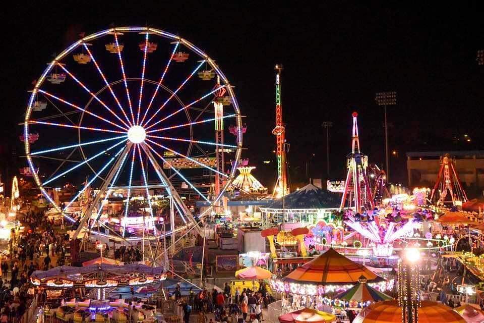 Looking for something to do with the kids this afternoon?
Bring them to the Fair for DISCOUNT DAY! 
Enjoy $5 admission and $20 ride armbands ALL DAY! 

The Fair is open until 10pm! 

It’s #aGumboOfFun out here!