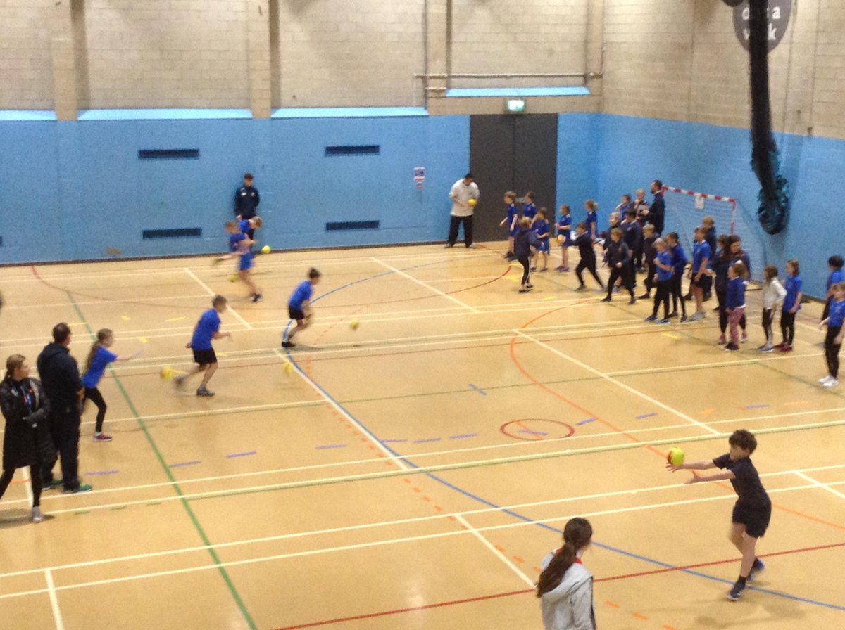 Great day at Stroud Primary Handball Festival with nearly 300 new young players discovering handball 🤾‍♀️🤾‍♂️ massive well done to all and thanks to <a href="/SGOstroud/">James Jeffery- Atlas Active Schools Network Stroud</a> and our awesome <a href="/StroudHandball/">Stroud Handball</a> leaders 💪<a href="/englandhandball/">England Handball</a>