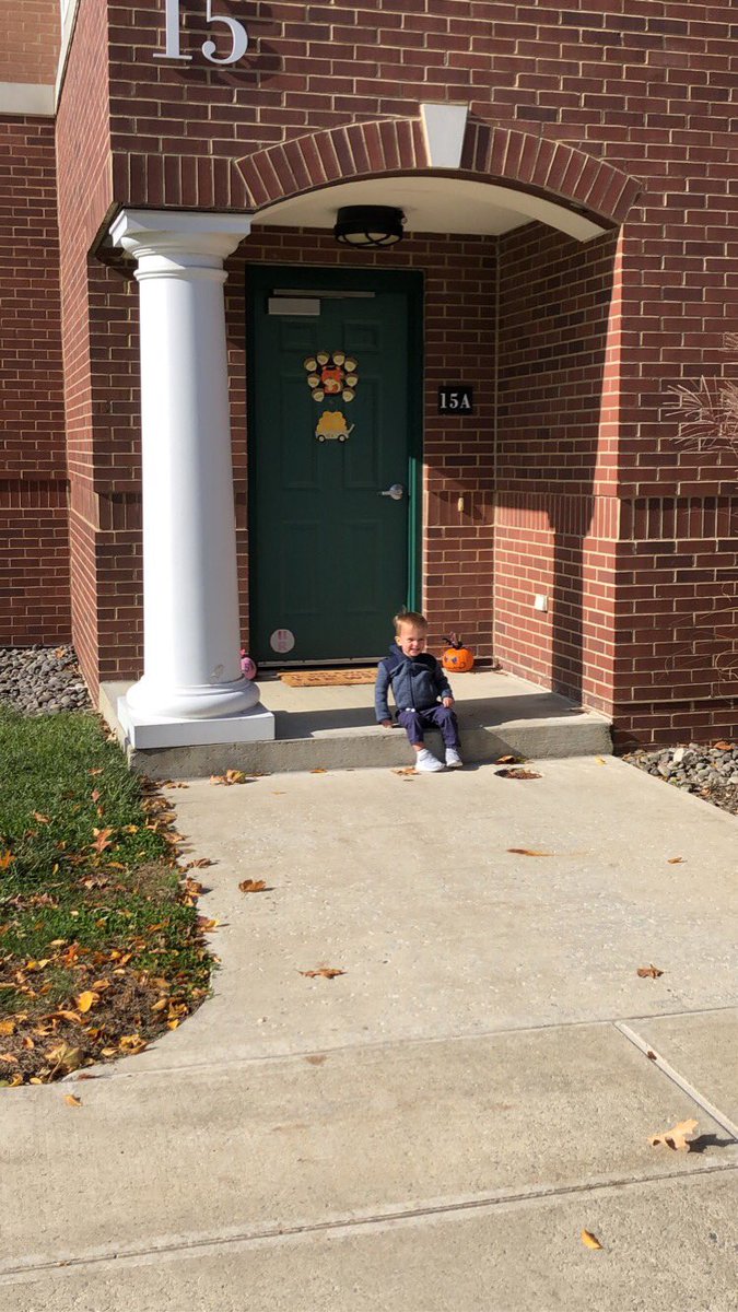 Took Colin to see one of my favorite places in the world: @Marist! Seeing this little guy sit on the stoop I called home for two years was pretty awesome. #futureredfox #oncearedfox #alwaysaredfox