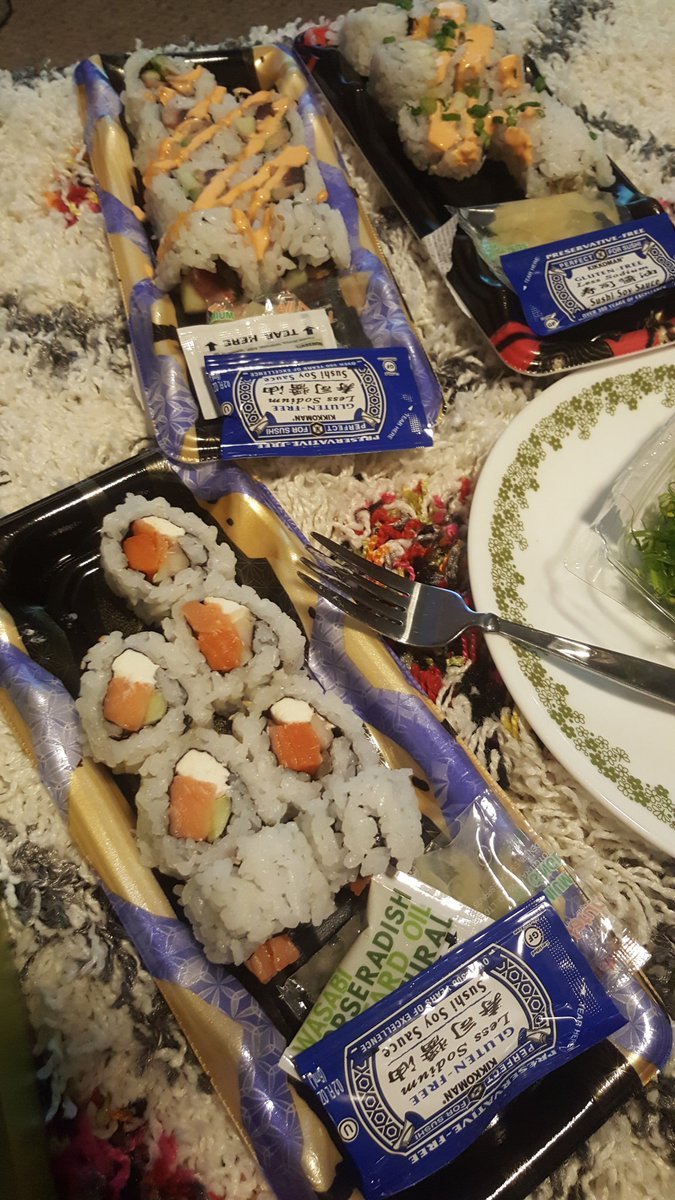 alx2k5's tweet image. Let&apos;s see if I can make @Razerwire9&apos;s head explode. Wegmans sushi represent.
