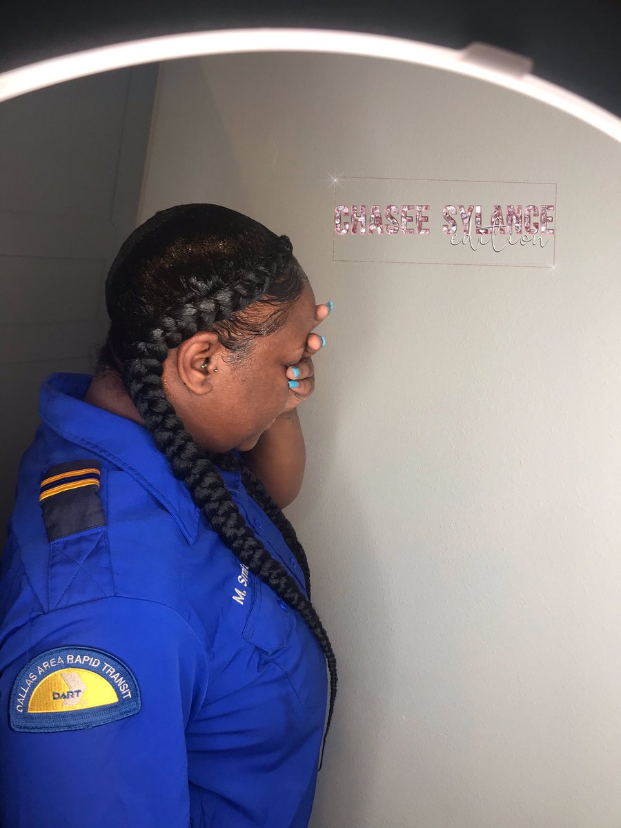 • 2 Extended Feed-Ins 👑, edgesssss, simple &amp; sleek ✨BOOK  @chaseesedition or text (214)-970-1861 for an appt .. • Style takes 45+ minutes, lasts 2+ weeks 👑 #neatbraidzone
#braids #pocohontasbraids #feedins #feedinbraids #boxbraids #twofeedins #longbraids #blackbraids