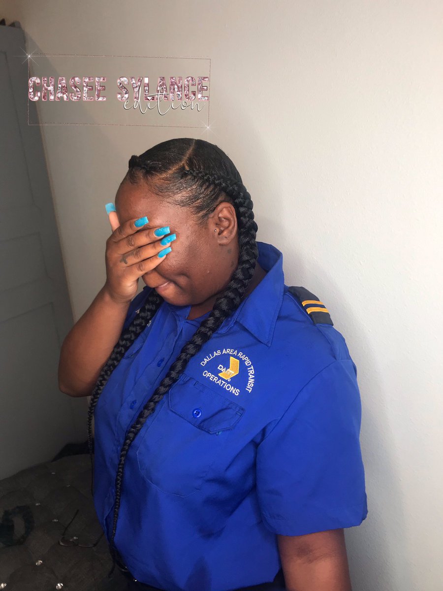 chasee_s's tweet photo. • 2 Extended Feed-Ins 👑, edgesssss, simple &amp; sleek ✨BOOK  @chaseesedition or text (214)-970-1861 for an appt .. • Style takes 45+ minutes, lasts 2+ weeks 👑 #neatbraidzone
#braids #pocohontasbraids #feedins #feedinbraids #boxbraids #twofeedins #longbraids #blackbraids https://t.co/s4ps2ibgPo