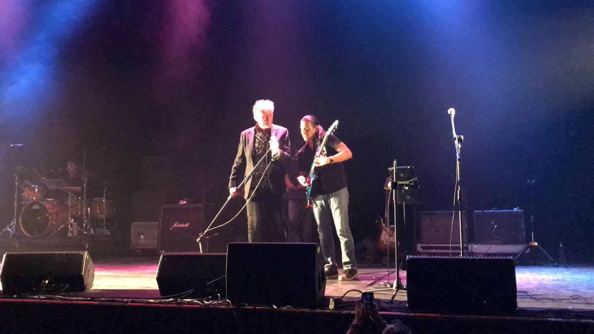 chuchosanmx's tweet photo. Y así @PaulYoungParlez #RewindAlternative #RewindAlternativeXFM https://t.co/6SpXUnDBcZ