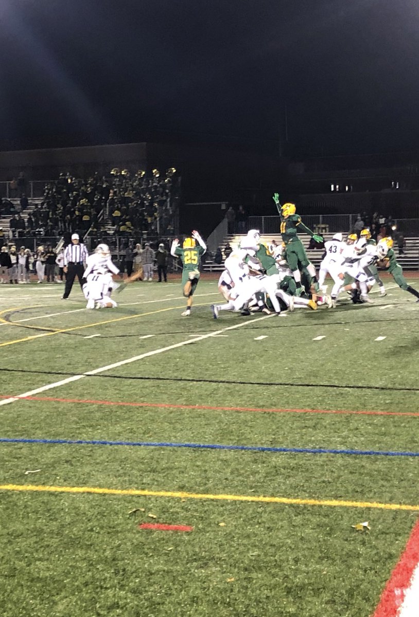 RHS_AD1's tweet photo. Randolph scores on a 4th down TD pass to go up 42-28 with 1:44 ok eft in the game. #LGR #RamsNation #GoRamsFootball #LivERamBlue https://t.co/61SbAgRzwv
