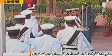 Waqtnewstv's tweet photo. لاہور:مزار اقبال پر گارڈز کی تبدیلی کی پروقار تقریب جاری
پاک بحریہ کے اسٹیشن کوڈر نعمت اللہ خان تقریب میں شامل
#IqbalDay #AllamaIqbal #guardceremony #NationalPoet @pid_gov @GOPunjabPK #Lahore #PakArmy @dgprPaknavy @PakistanNavy https://t.co/oWlGudlVYU