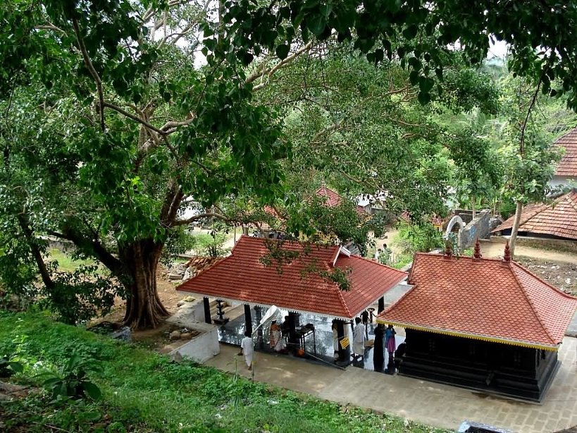 Vilwadrinatha temple, Thiruvilwamala, Thrissur Kerala is a unique Sri Rama Temple with deities of Sri Rama,Sri Hanuman. Lakshmanaswamy, Ganapati. Bhutanatha (Sri Ayyappa) with Siva & Parvathi on either side, on the same pedestal. #Ayodhya