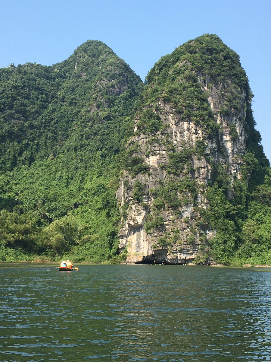 EganLab's tweet image. Lab work done so time for some sightseeing at Trang An with our NIVR colleagues. Beautiful caves and scenery @Innovet_UK_NIVR @namikatz