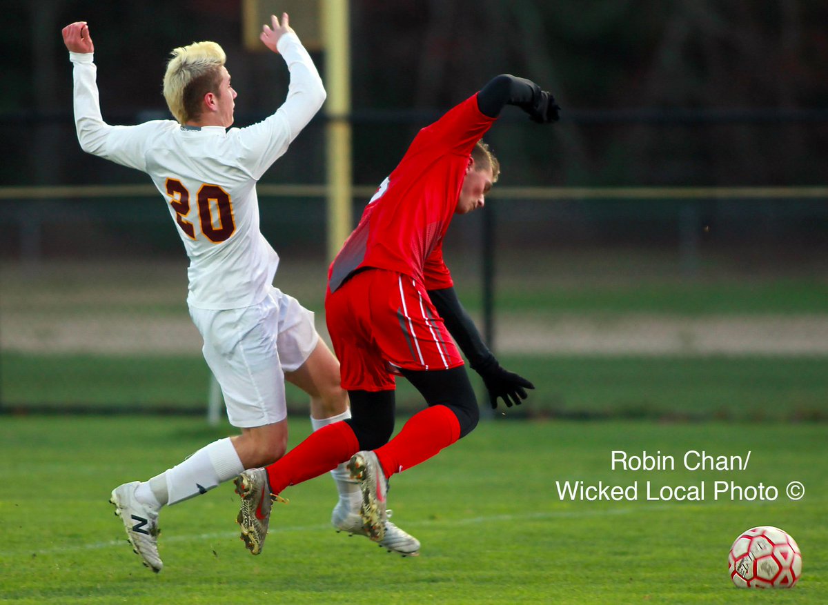 RChan_mariner's tweet photo. Silver Lake's boys soccer prevails 2-1 in PKs over Weymouth in a physical D1 south quarterfinal. Will take on Needham in D1 south semifinal on 11/12 at 7PM at Plymouth N. #silverlake #weymouth #soccer #miaa2019 #tournamenttime #notdoneyet #itscoldout #timetowarmup @MIAA033 https://t.co/EtnKikzDEL