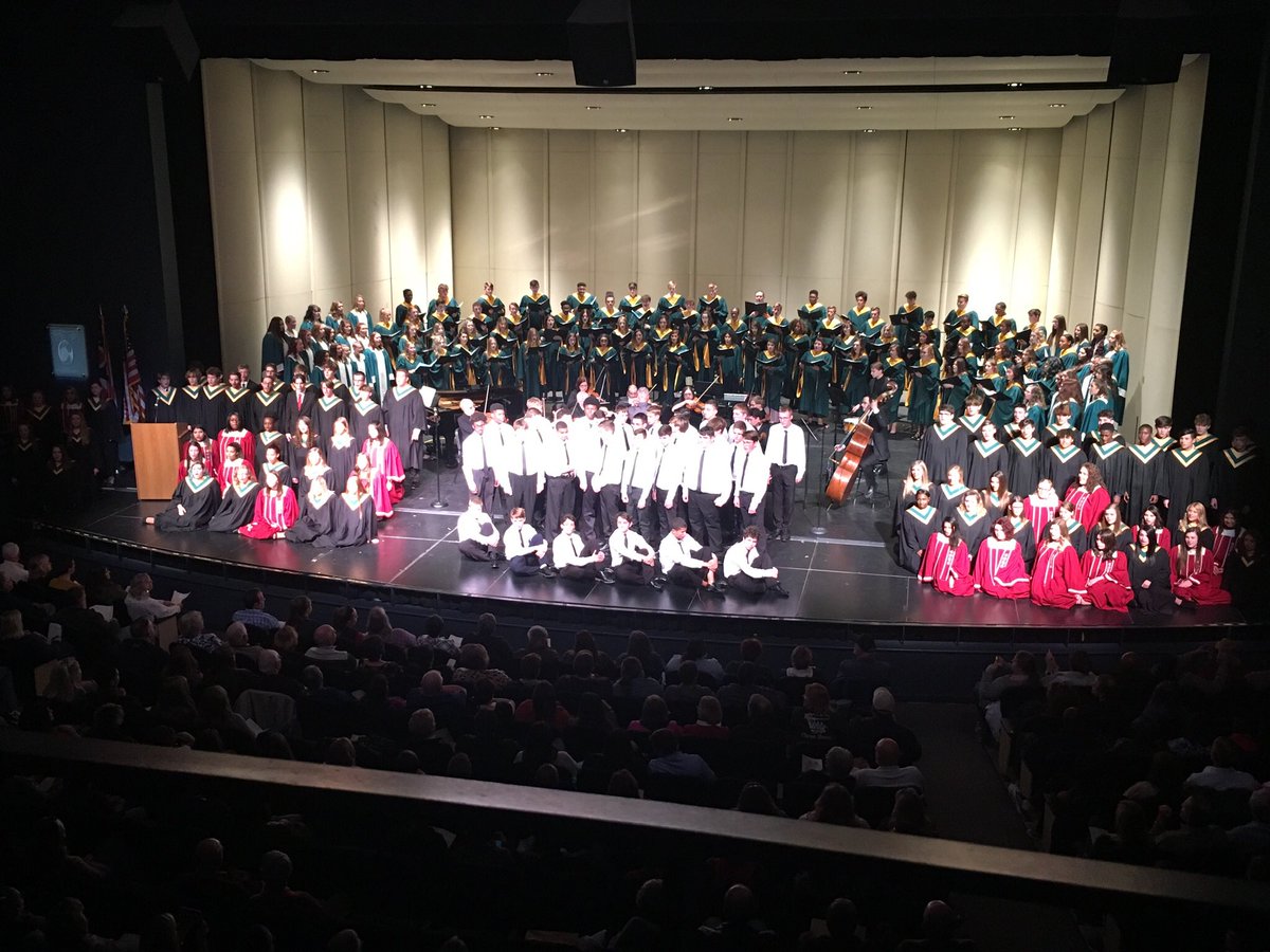 eagletweets14's tweet photo. GlenOak High School Choir Fall Concert. Amazing!!! Best Arts Program In Stark County. No One Does It Better. #ChampionMindset #PlainArts https://t.co/cTGxgQ6CxM