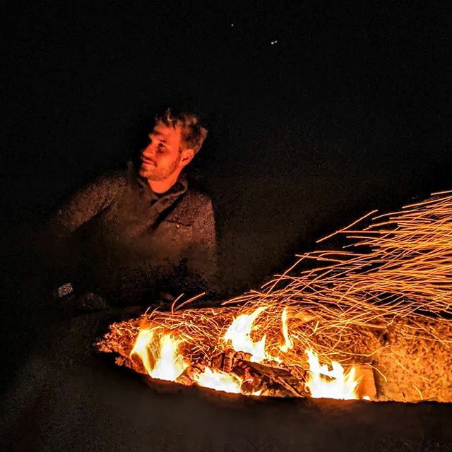 grush's tweet image. Nothing better than spending evening with friends on the beach in November! @mendozahazel @nikkivb23 ift.tt/2rrYFtj