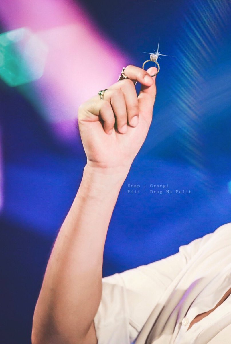 drug_na_palit's tweet photo. แต่งค่ะ \\ พร้อมยื่นมือกระดกนิ้วซ้าย มือขวาปิดปาก น้ำตาซึมด้วยความดีใจ

#7daysl0ve2getherconcert
#เป๊กผลิตโชค
#DutchieYoghurt
#palitgallery
#peckpitchoke
#DrugPixx https://t.co/VDUdL1ngQU