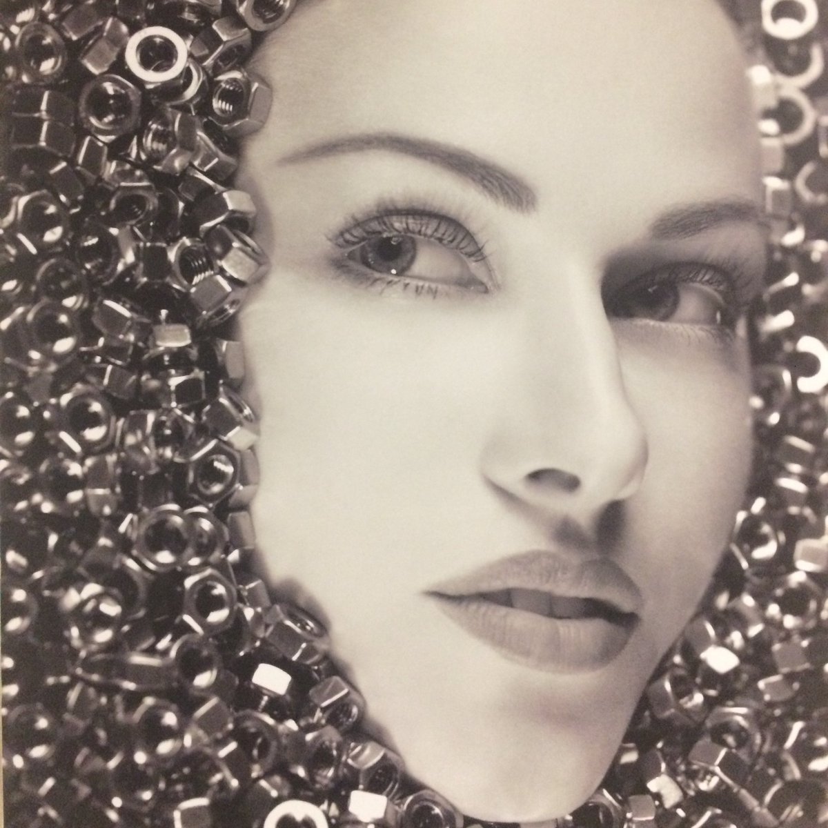 ARTMUZA's tweet image. Картину можно написать маслом или акрилом, нарисовать карандашом или углем, а можно...
Создать ее из крепежных элементов⚙
Гайки, болтики, винты...могут ли  строительные материалы стать частью произведения искусства?
Приходите и убедитесь сами😉
Компания… t2p.pw/WeMaBcaCrb