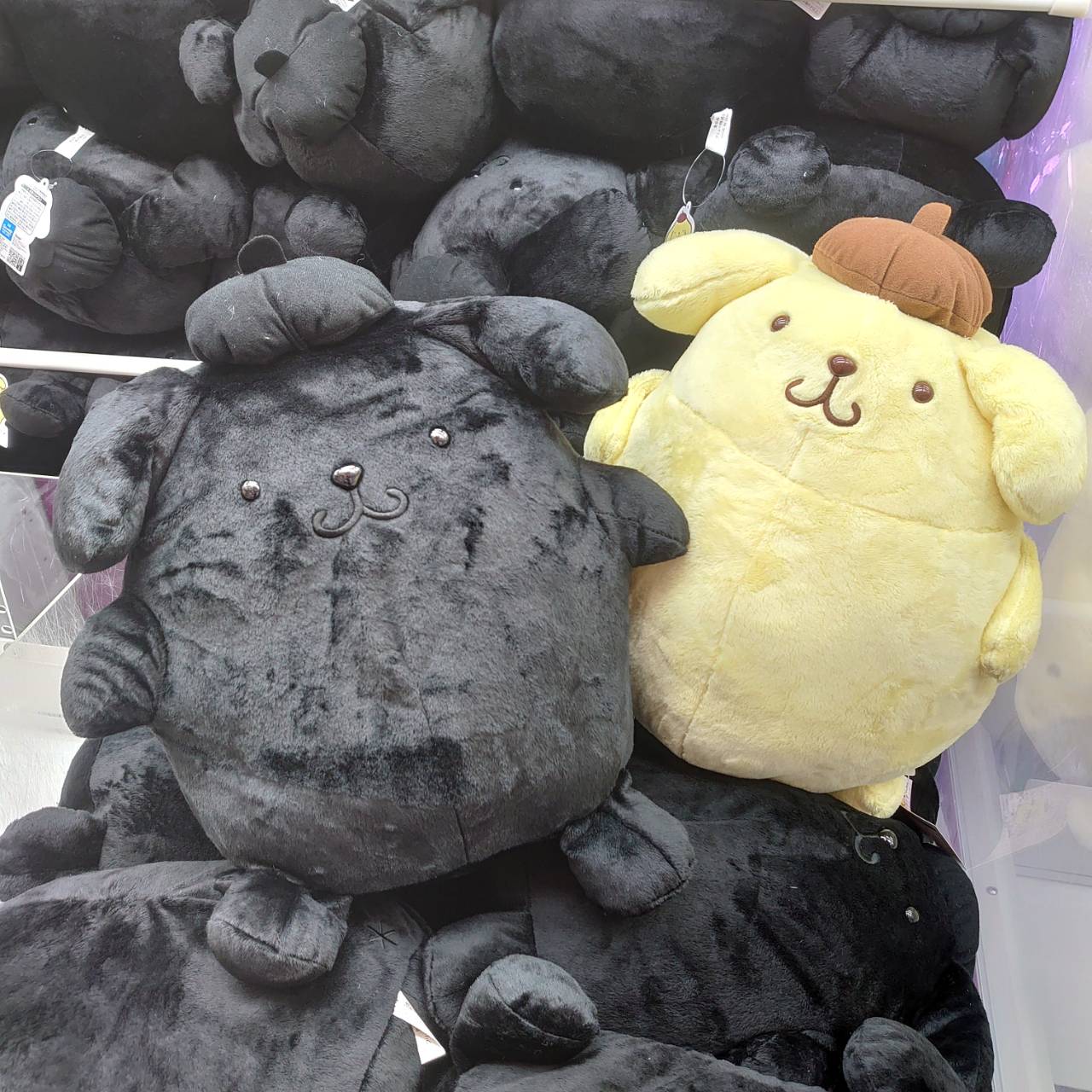 すっごい黒さ！ブラックフライデーのBIGなポムポムプリンが