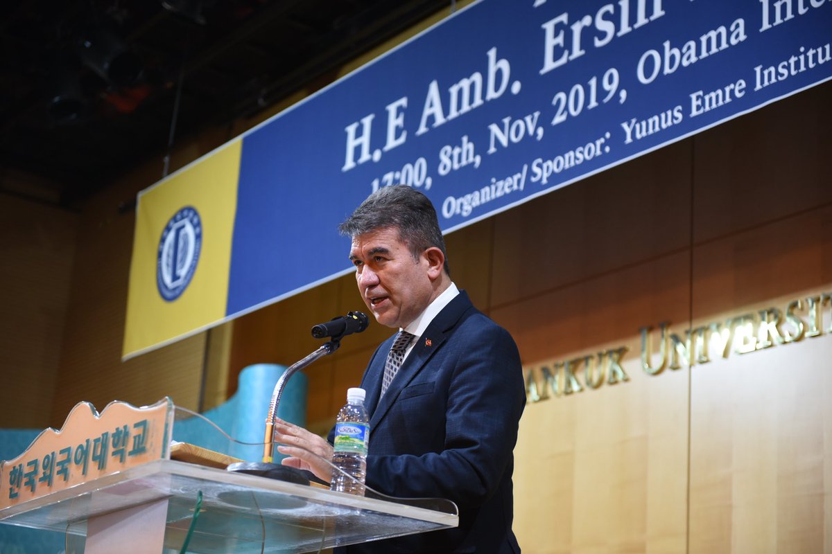 yeeseoull's tweet photo. 🇹🇷HUFS (@studyinkorea) iş birliğiyle Kore’de #Türkçe öğrenen öğrencilere yönelik “2. Ulusal Türkçe Konuşma Yarışması” gerçekleştirildi.
Dereceye giren öğrencilerin hediyeleri Büyükelçi Ersin Erçin ve Cumhurbaşkanlığı İ.K.O. Başkanı Doç.Dr. Salim Atay tarafından verildi. @yeeorgtr https://t.co/AWd8a6PHBv