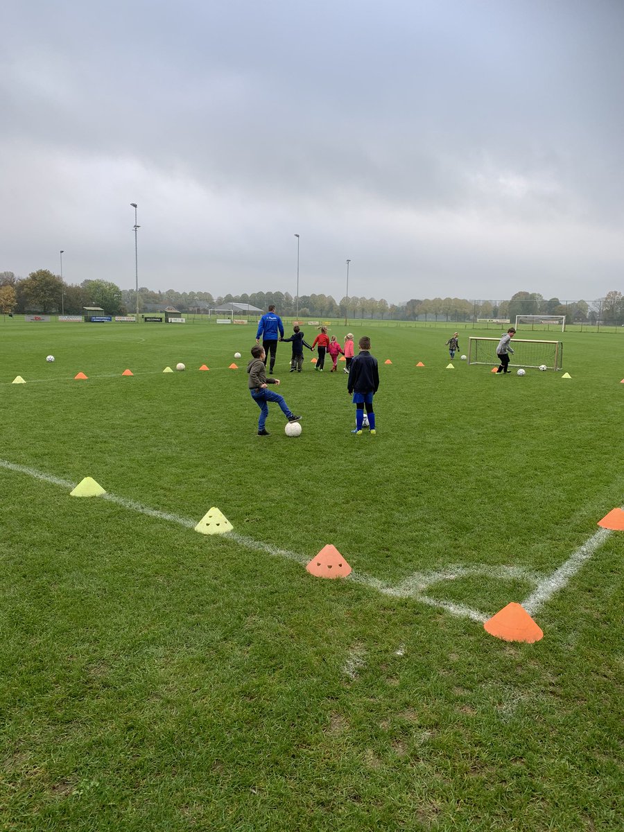 Sv Westendorp jeugd. Gaaf dat we heel voorzichtig weer jeugd sporten krijgen .