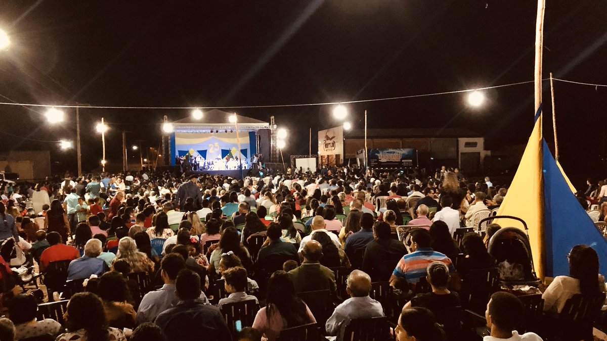 marcofeliciano's tweet image. O céu desceu aqui em São Pedro dos Crentes, interior do Maranhão, ministrando na Grande Cruzada de Avivamento junto com o Cantor Roberto Marinho! #ReageMaranhão #PastorMarcoFeliciano #PregarOEvangelho #Almas