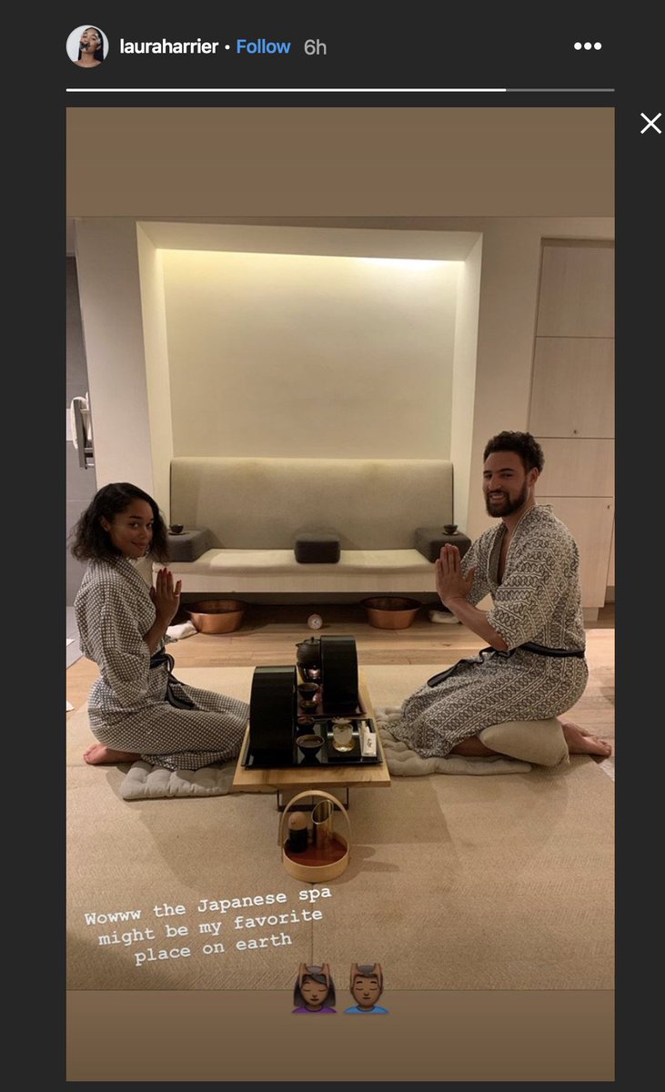 Warriors News 一方 クレイは彼女と一緒にアメリカにある日本風温泉施設を体験 浴衣 を着て 痛めてる足を考慮してクッションを挟んで正座しようといている姿がかわいい Warriors News 一方 クレイは彼女と一緒にアメリカにある日本風温泉施設を体験 浴衣 を着て 痛めてる足を考慮してクッションを挟んで正座しようといている姿がかわいい