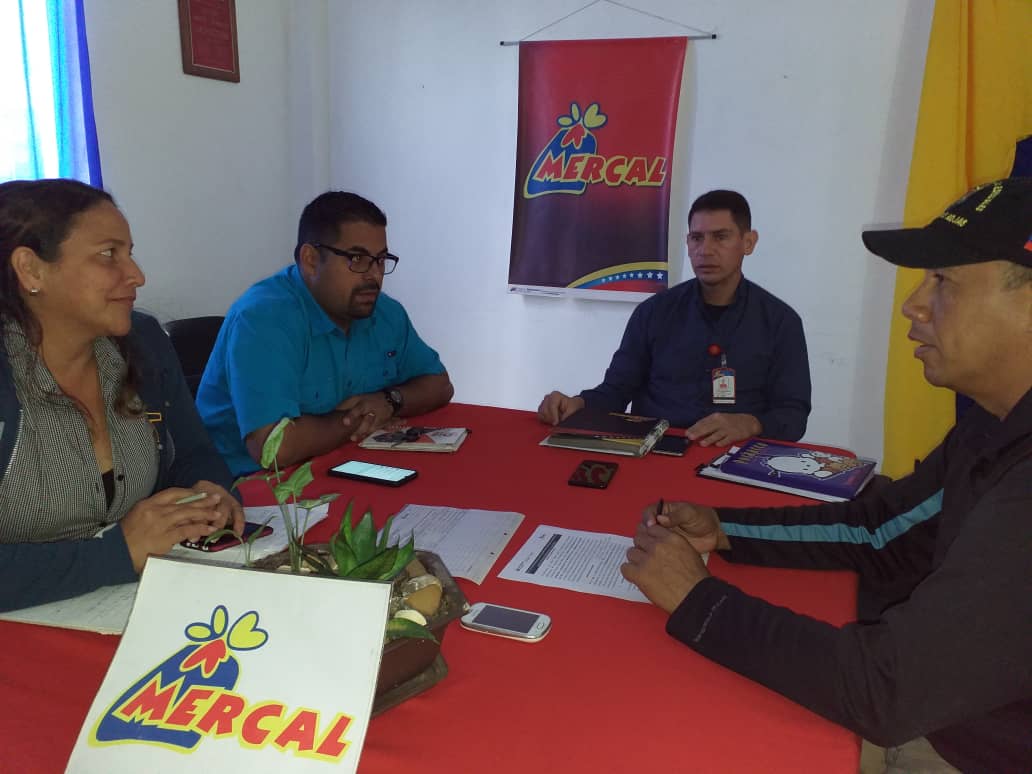 MercalOficial's tweet image. El Gabinete Social del @MinppalOficial en Monagas sostuvo un encuentro en la sede de la fetarura Estadal de @Monagas_Mercal junto al CNAE, con la finalidad de optimizar los despachos de alimentos en apoyo al PAE #VenezuelaPazYVida @JFME69 @jefeestadalmon1