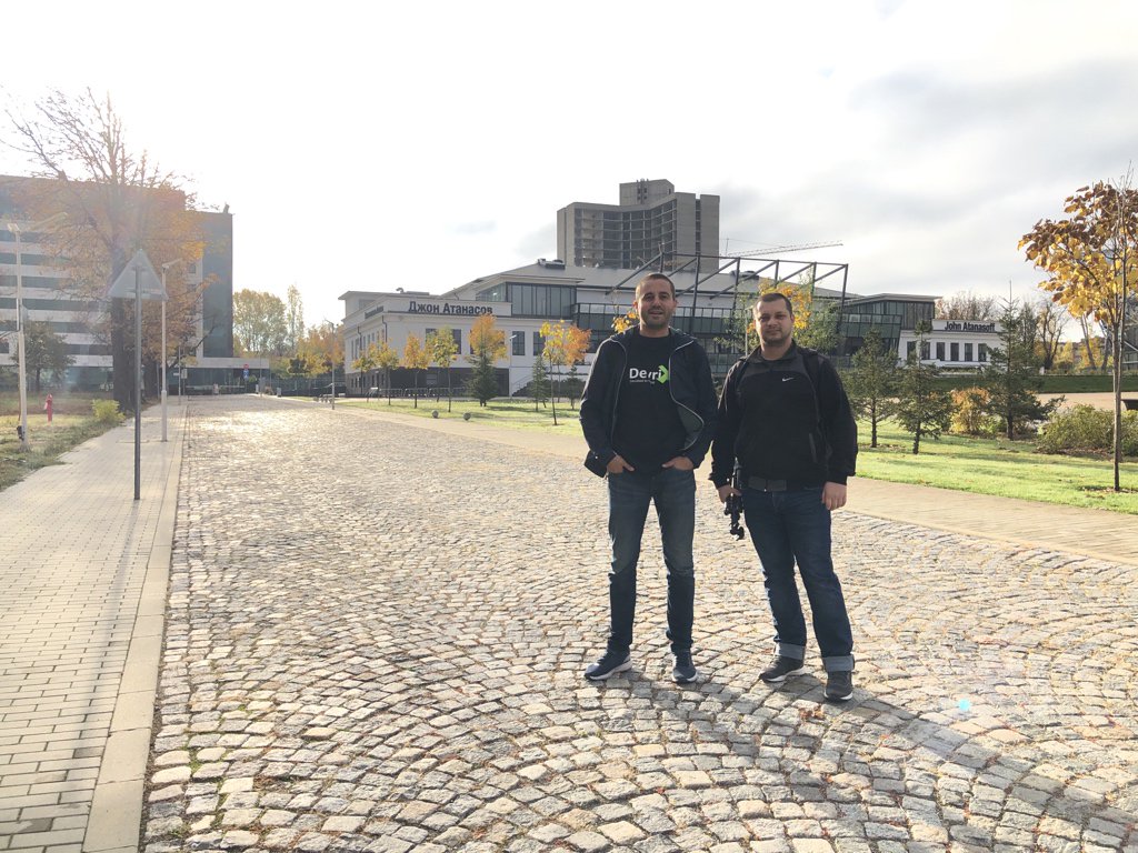 kdankov's tweet image. #TeamDevriX is here! #wcsof2019