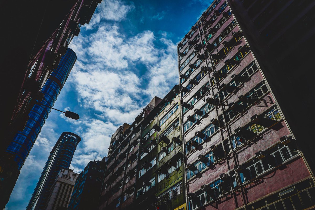 Building Shadow #hongkong #discoverhongkong #streetphotography #shadowandlight #freehk #香港 instagram.com/p/B4ouLQ4FrMd/…