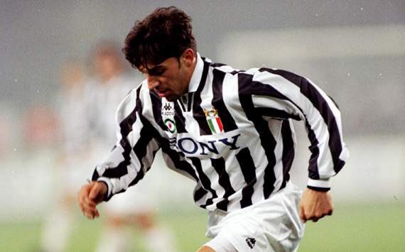 Happy birthday to Juventus legend Alessandro Del Piero, who turns 45 today.

Games: 705
Goals: 289 : 18 
