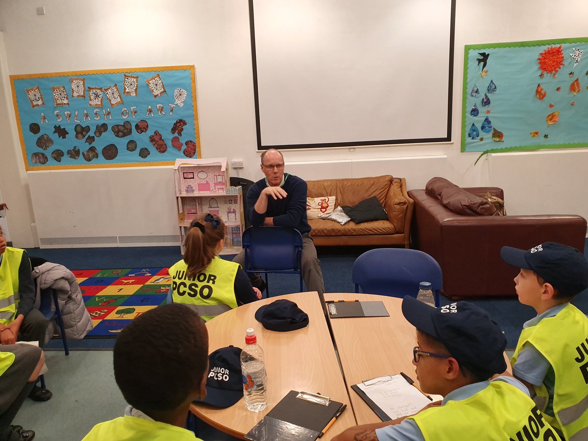 DudleyTownWMP's tweet photo. Week 4 of junior PCSO'S at Priory Primary School attended by PCSO Tugby and PCSO Verity . Thank you to Dave Grove from Dudley Council Road Safety Team for his input hopefully the children will be much safer on our streets #RoadSafety #prioryprimary https://t.co/zvunDiWzf5