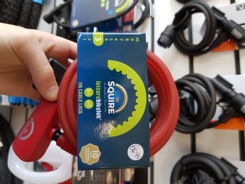 Christmas isn't that far away now. If you've got a cyclist in your life we've got some great gift ideas for them. Clug bike racks, stylish and neat mirrors, squire bike locks, or how about the world's loudest cycle horn!! (we had fun testing that one!!)
buff.ly/2K3Y1bL