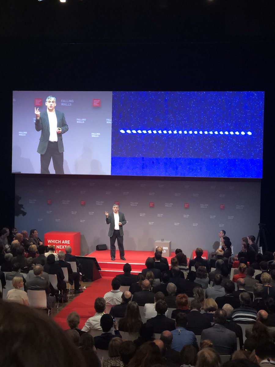mari_nv_dr's tweet photo. So true...🙂
“#QuantumMechanics is not hard, it’s just confusing”
—Christopher Monroe ‘#breakingTheWall of conventional computers’ @Falling_Walls
#physics #science #FallingWallsConference #FallingWalls19 https://t.co/h5U4Cp6bGg