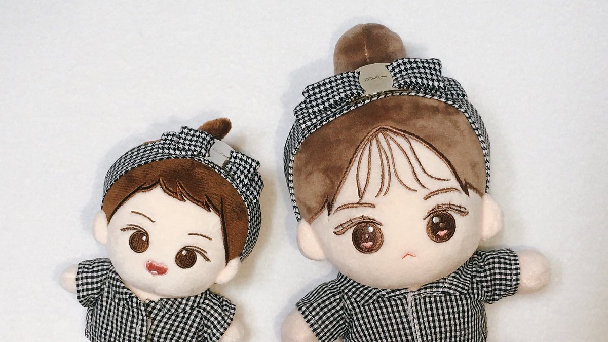 [⚡️하운드투스체크 주문안내]
11.9 pm11~원단 소진시
(이전입금시 환불)

[소량 한정판매] 자켓+헤어밴드
(코디된 퍼상품은 11.11 판매폼이 올라옵니다)

폼공지 및 타래 상세설명을 잘 읽어주세요!
⭐️주문폼 naver.me/FhptmQUZ
💌문의는 DM

RT추첨 후 본 상품을 보내드려요❣️
20cm 15cm 인형옷