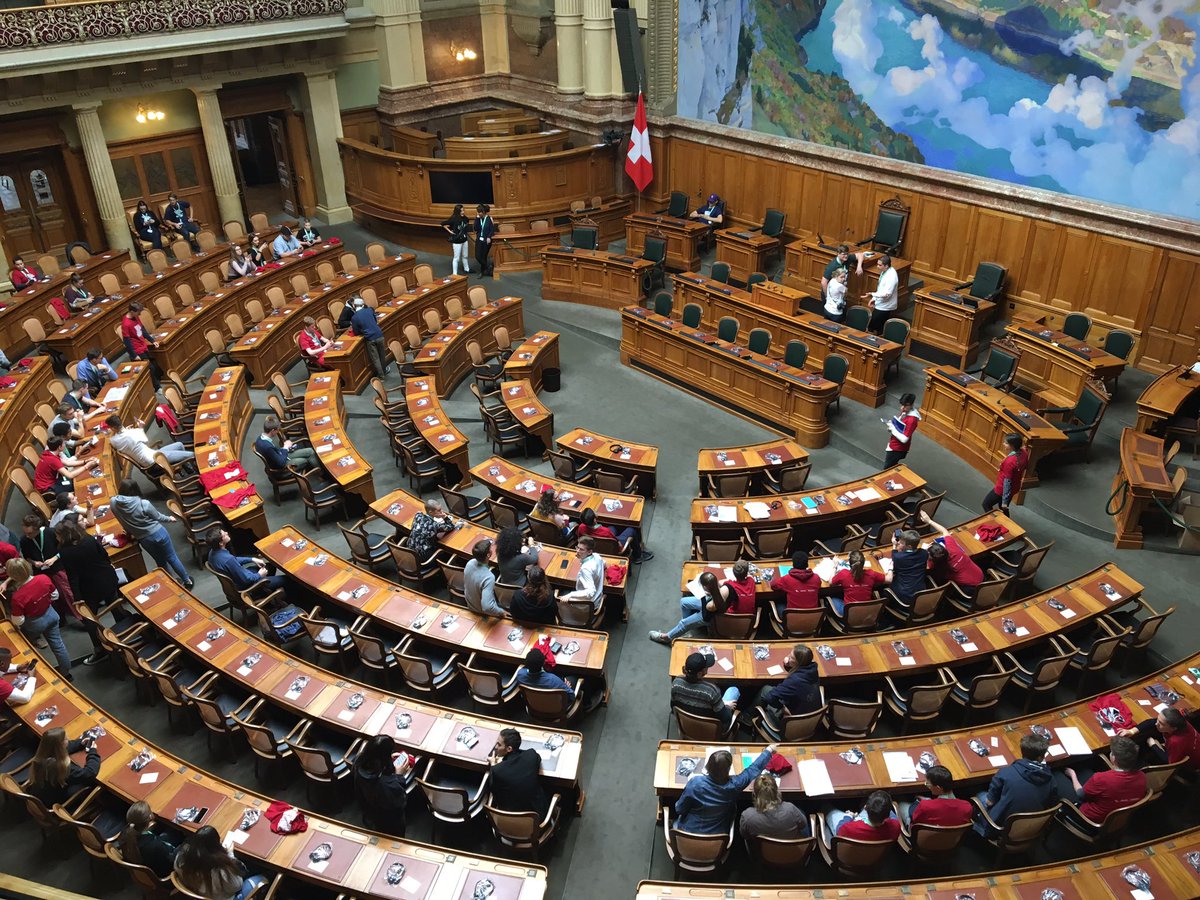raphael_bez's tweet photo. A la Session des jeunes @Jugendsession du @SAJV_CSAJ_FSAG au Palais fédéral à Berne 🤗 Partie officielle dans quelques instants avec la remise du Prix Jeunesse 💪 Le présent et l’avenir = nos jeunes! #Juse2019 https://t.co/ihxyb86lye