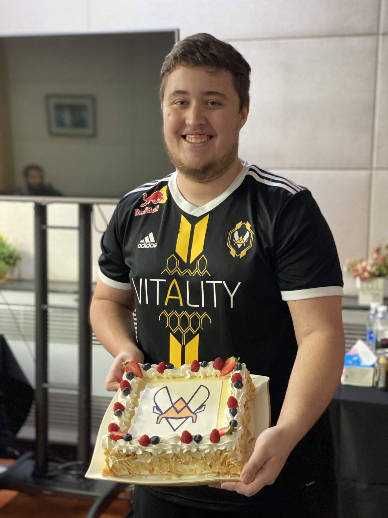 Zywoo Thank You Everyone For The Birthday Wishes And Thank You Eslcs For The Cake Zywoo Thank You Everyone For The Birthday Wishes And Thank You Eslcs For The Cake