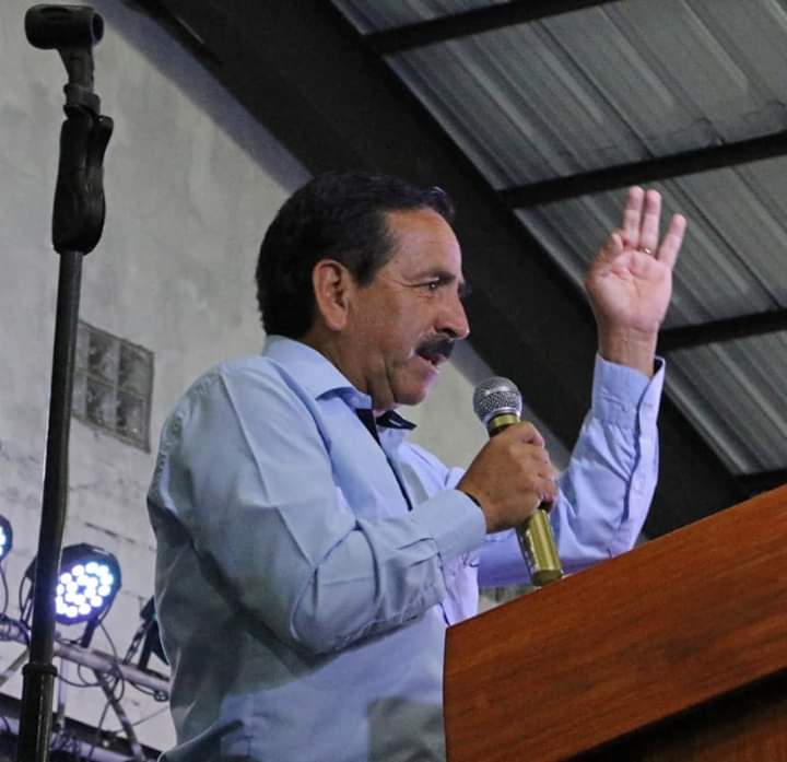 VinicioColomaR's tweet photo. Visitamos Balsapamba, para rendirle justo homenaje en sus 140 años de Emancipación Política-Administrativa y hacer la entrega de la MODERNA CUBIERTA TIPO COLISEO ABIERTO y su adecentamiento. #ElTrabajoContinúa #PrefecturaDeBolívarCumple https://t.co/uKDYdOmvFN