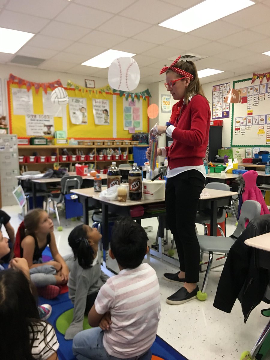 Smith2Robin's tweet photo. Rock in’ 50’s in First Grade!@PThiessen_LCPS https://t.co/C7KnQRCtJT