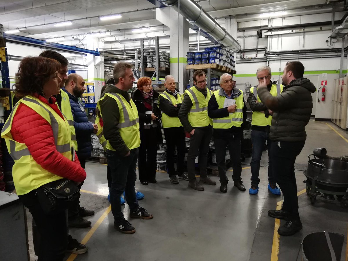 FabbricheAperte's tweet photo. #PFA19: Alla FILMS, azienda del Gruppo Omcd che dal 1955 produce parti anti-usura in metallo duro. ⚙️
Grande attenzione alla sostenibilità ambientale, alla sicurezza e alla salute di tutti i suoi dipendenti, c’è anche un impianto per il recupero degli scarti di metallo duro. https://t.co/s3XC7oTmVt
