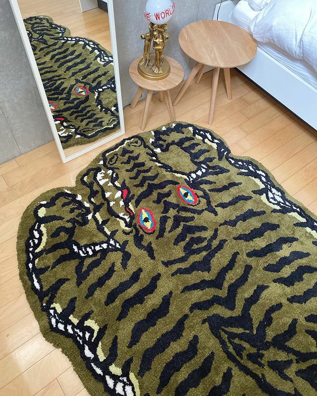 TOYA HORIUCHIxLOWYAコラボ ラグ ワニ カーペット アニマル TOYA_HORIUCHI | 【公式】LOWYA(ロウヤ) 家具・インテリアのオンライン通販
