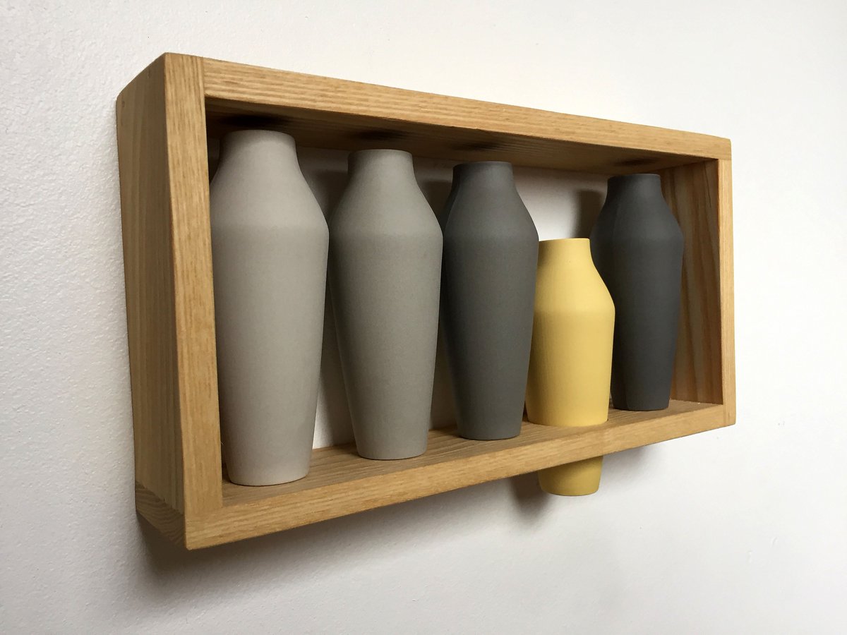 madebyhanduk's tweet photo. Wow! There's an incredible line-up of #contemporarycraft makers exhibiting at #Lustre19 @LakesideArts this w'end. Have a look at the exhibitor list here: https://t.co/YR2ZASYEw3 Ceramics, textiles, sculpture, jewellery &amp; more. Open 10-5pm today &amp; Sunday 10th 10-4pm #buyhandmade https://t.co/tMfMVA49bO